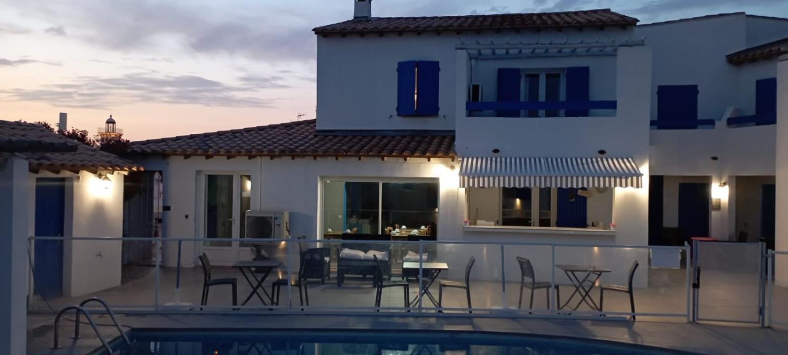 Le Bleu Marine 2*