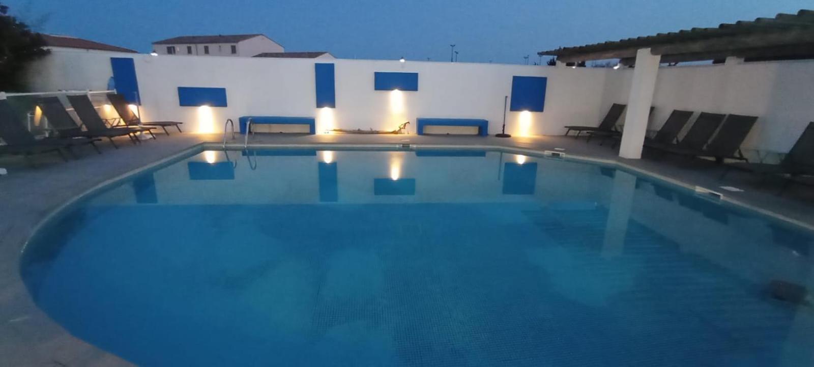 Le Bleu Marine Hotel Les Saintes-Maries-de-la-Mer